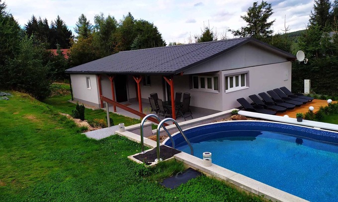 Svahova House | Bungalow with the outdoor pool and fitness equipment