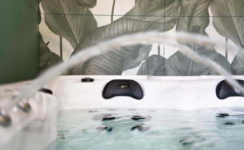 Loubezs-Bernac House | Burbujas de amor - gîte avec spa et sauna privatifs