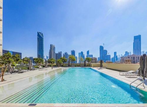 Downtown Dubai House | Burj Royale Condo, Close to Dubai Mall & Attractions