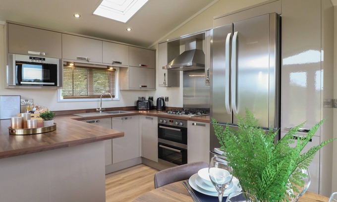 Swadlincote Cottage | Buttercup