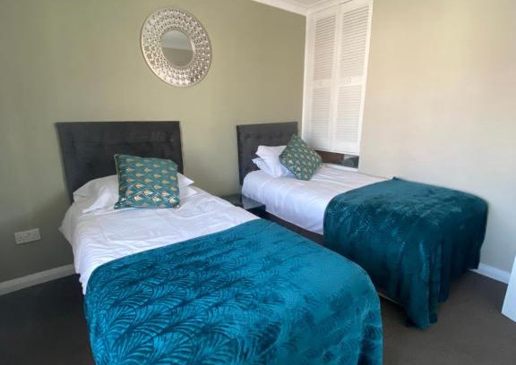 Havering House | By Buildersbeds - Hill House 3 Bedrooms