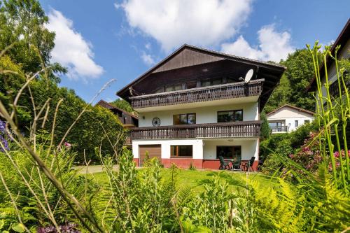 Bystra House | Bystra Unique House in the Mountains with Terrace, Garden & Parking by Noclegi Renters