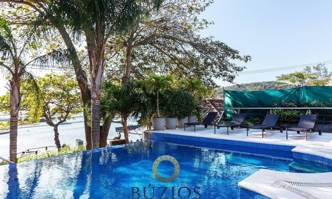 Humaita House | Bz48 Condominium facing Orla Bardot! House with 4 suites