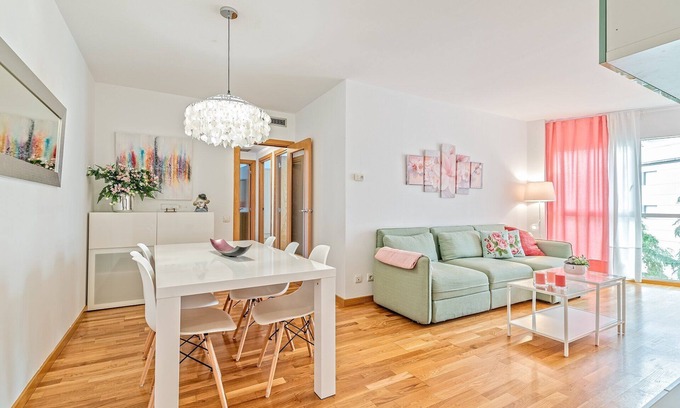 Ripollet Apartment | Cálido apartamento con piscina en Barcelona.