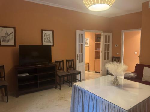 La Buhaira Apartment | CÉNTRICO y AMPLIO APARTAMENTO con todas las comodidades