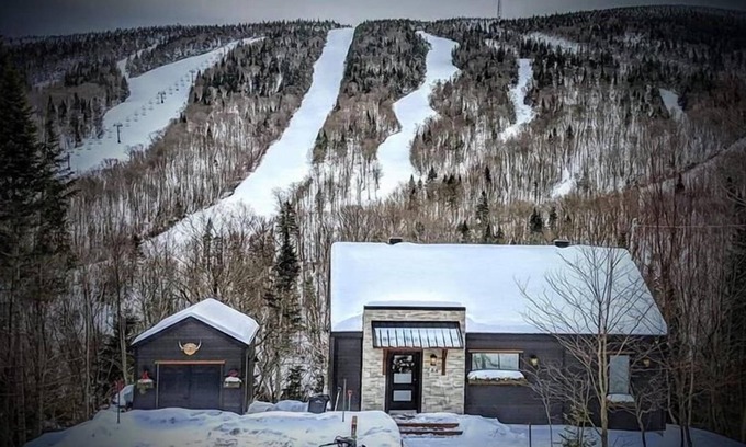 Notre-Dame-Auxiliatrice-de-Buckland Ski Chalet | THE FAIRY- CHALET WITH SPA