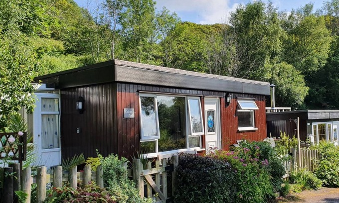 Aberdovey Ski Chalet | Caban Dyfi – A tranquil, dog-friendly woodland escape near Aberdovey, Wales