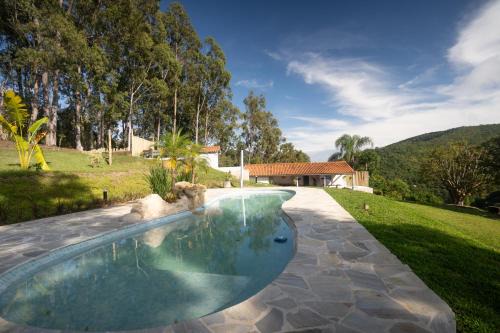 Araras House | Cabana do Alto - Design e Aconchego na Natureza