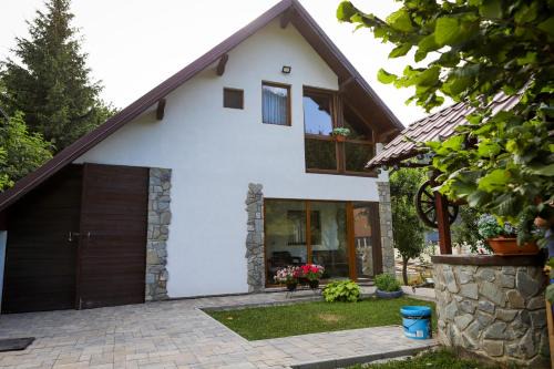 Valea Doftanei House | Cabana Emana