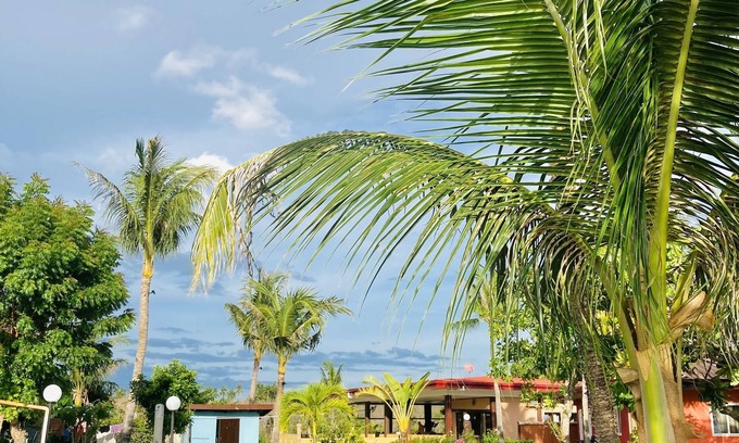 Loon Hotel | Cabilao Sunset Dive & Beach Resort