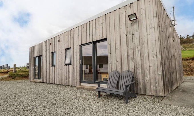 Lonmore Cottage | Cabin ∙ 1 bedroom ∙ 2 guests