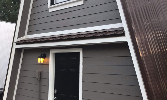 Columbus Cabin | Cabin 2- Overlooks Yarborough Landing and Millwood Lake