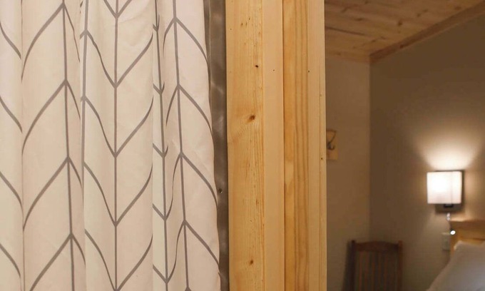 Fishhook Cabin | Cabin #2- Scenic Views and Comfortable beds!