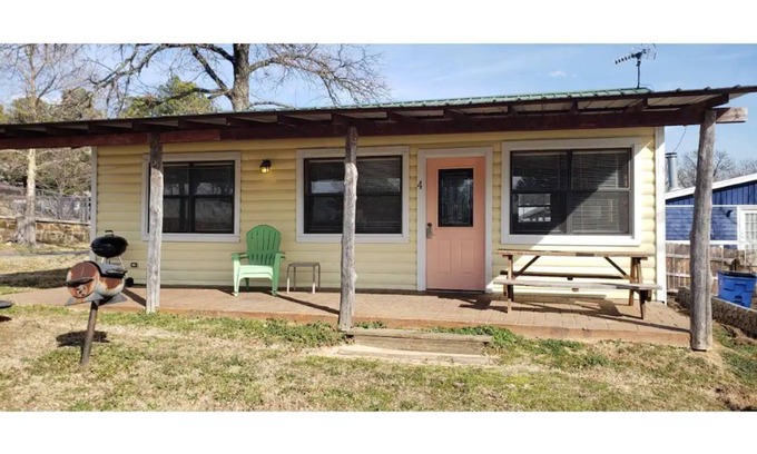Longtown Cabin | Cabin #4 at Snug Harbor Cabins Lake Eufaula, OK