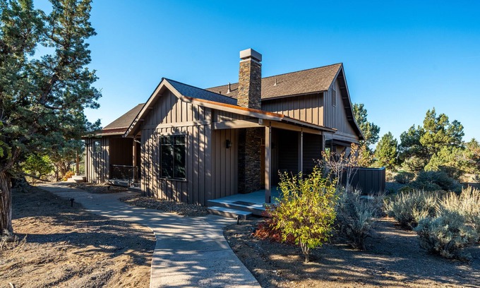 Powell Butte Cabin | Cabin 86 Sage Canyon - Brasada Ranch I Hot tub I Golf I Mountain Views