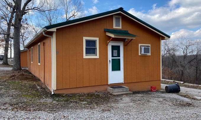 Warsaw Cabin | Cabin 9 - Reel and Trigger