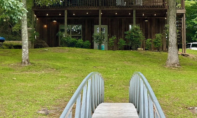 Cullman Cabin | Cabin B at Smith Lake Alabama Cabins