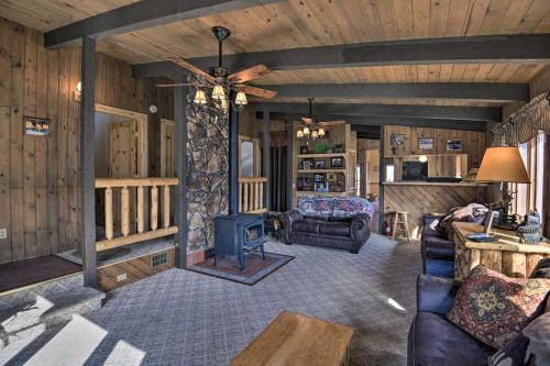 Ponderosa Pines House | Cabin by Rio Grande - 19 Mi to Wolf Creek!