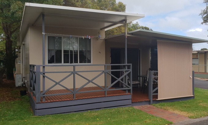 Dromana Cabin | Cabin in Dromana Holiday Village - Sleeps 7