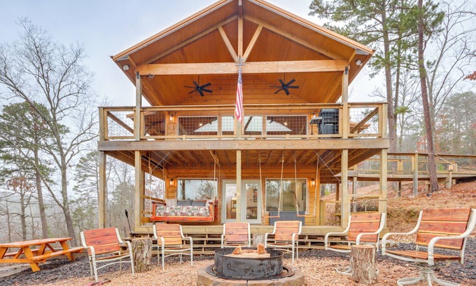 Rogers Cabin | Cabin on Beaver Lake w/Views & Furnished Deck!