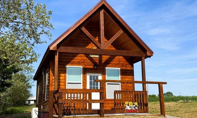 Dry Ridge Cabin | Cabin on Dairy Farm - Near Ark - Feed Grain to Calves and Goats