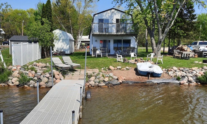 Isanti Cabin | Cabin without the commute!