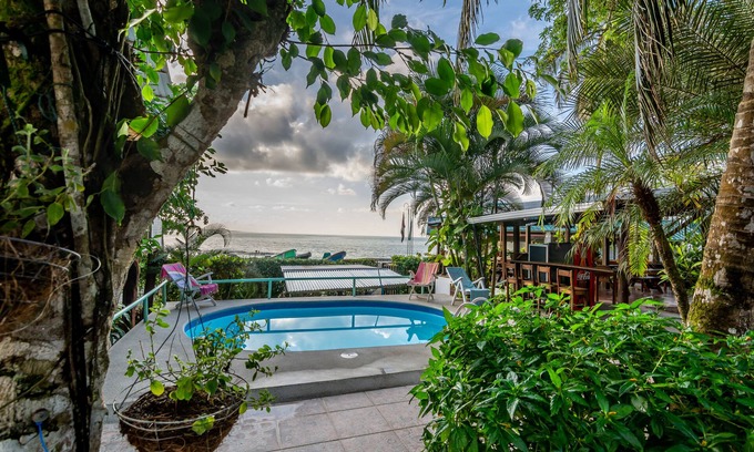 Cahuita Hotel | Cabinas Arrecife