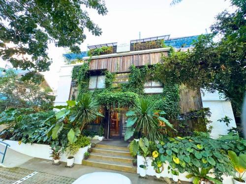 Silang Junction South Hotel | Cabins by Eco Hotels