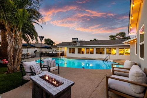 Village Grove House | Cactus Oasis 5-br Housecasita Heated Spa & Pool
