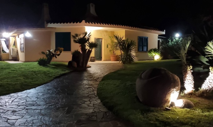 Quartucciu House | Cagliari - Villa con Piscina