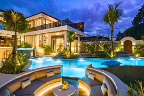 Pejeng Villa | Caina Luxury 6 BR Private Pool Villa ZN312