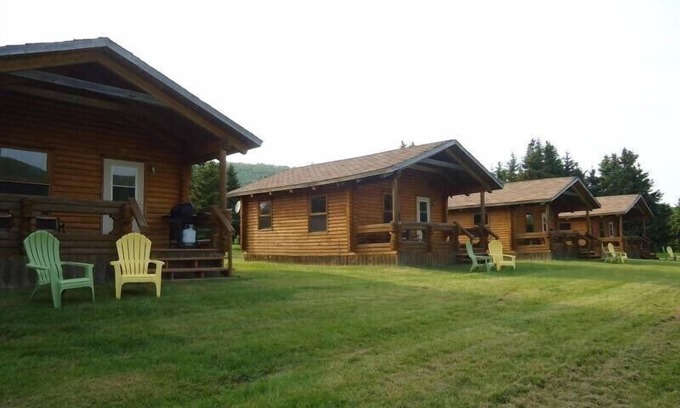 Margaree Forks Cottage | Cajun Cedar Log Cottages 2 Bdrm - Cape Breton Unit1