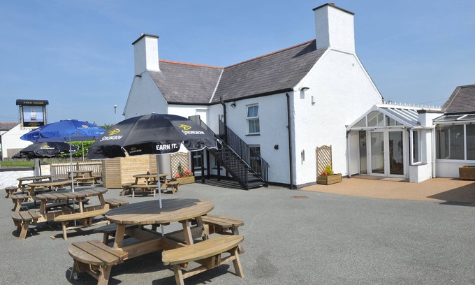 Brynteg House | California Hotel