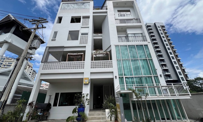 Chang Khlan Apartment | Calm and Green Place