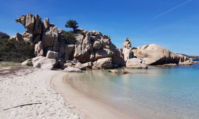 Case Peschiera-Lu Fraili Apartment | Calm & spacious apartment 10 minutes from stunning beaches.