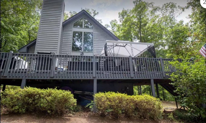 Seneca Cabin | Calm water cove at Lake Keowee near Clemson