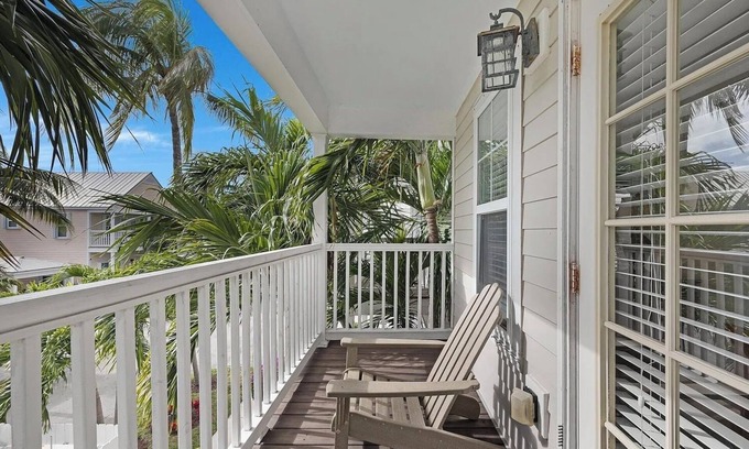 Marathon House | Cameron's Cozy Villa: A charming 3-bedroom house with a private pool.