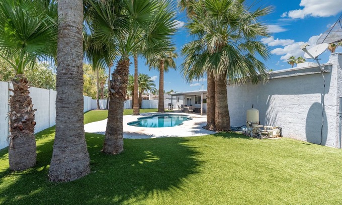Raskin Estates House | Camino Santo