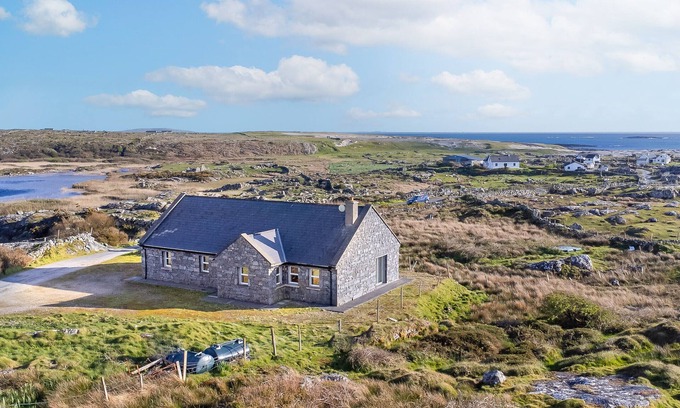 Roundstone Cottage | Campbell's Cottage - Picturesque and Peaceful