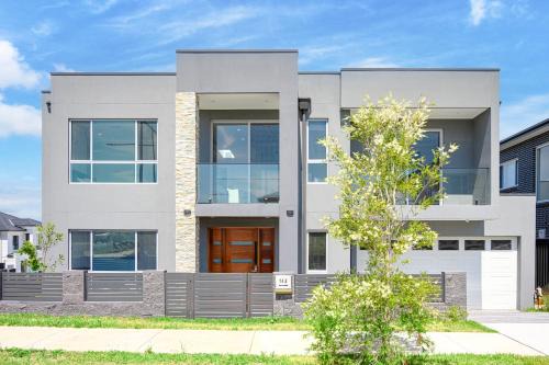 Campbelltown Apartment | Campbelltown Sweet 5Br house with WiFi&Parking
