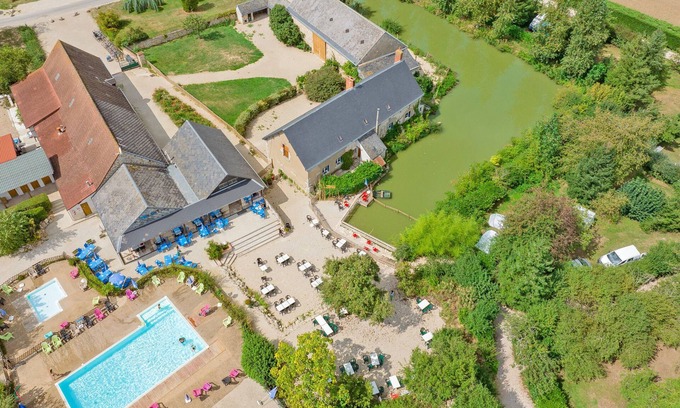Seillac House | Camping à la Ferme | Repos & confort à 2h de Paris