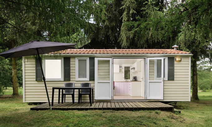 Januv Dul Ski Chalet | Camping 2000 - Stacaravan Fiji