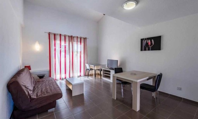 Saint-Christol House | Camping 3 étoiles - Piscine - eega0d