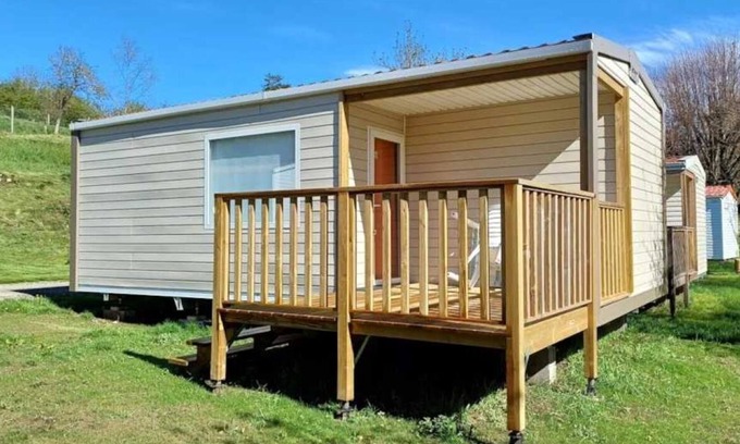 Langogne House | Camping 3 étoiles - Piscine - ccbadeg