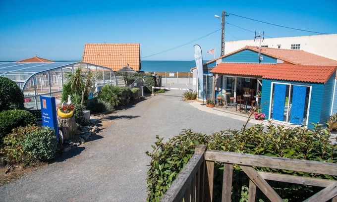 Saint-Michel-Chef-Chef RV Rental | Camping du Bord de Mer