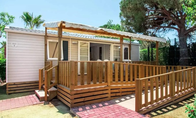 Saint Maime House | Camping Flower La Rivière * - Mobil Home Confort 3 rooms 4 people PMR