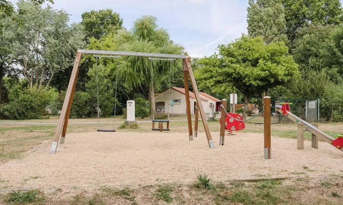 Saint-Julien-de-Concelles House | Camping Seasonova du Chêne * - COTTAGE 2 bedrooms - Short stay 4 people