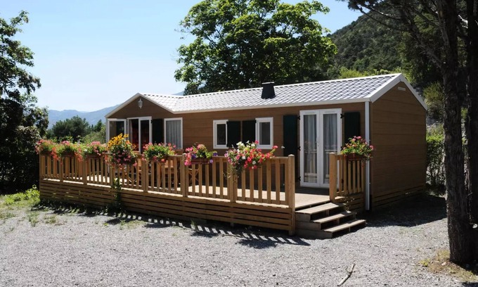 Chorges Ski Chalet | Camping l'Ecrin du Lac * - Chalet 3 Rooms 4/6 People Air Conditioned + TV
