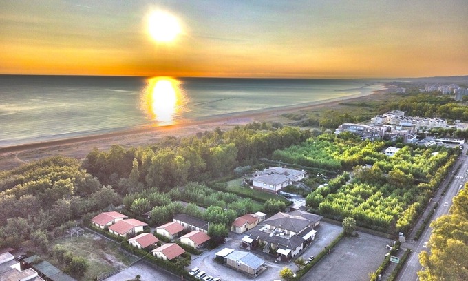 Marina di Vasto RV Rental | Camping&Residence Il Pioppeto