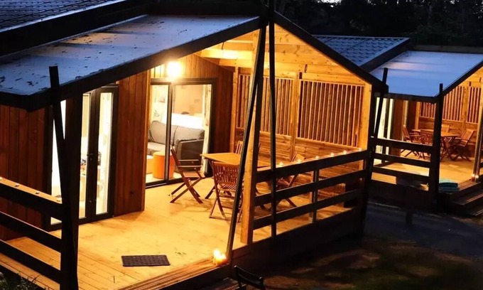 Nabirat Ski Chalet | Camping Ushuaïa Villages les Pialades * - Chalet Mimosa - 47 m² with covered terrace - 2 bedrooms for 4 people